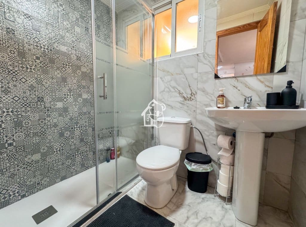 3 bedroom Townhouse for rent in Bigastro with garage - € 850 (Ref: 9844688)
