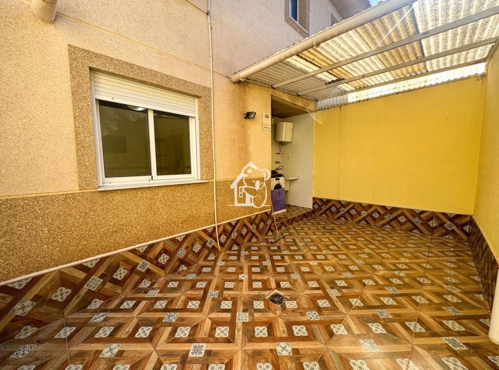 3 bedroom Townhouse for rent in Bigastro with garage - € 850 (Ref: 9844688)