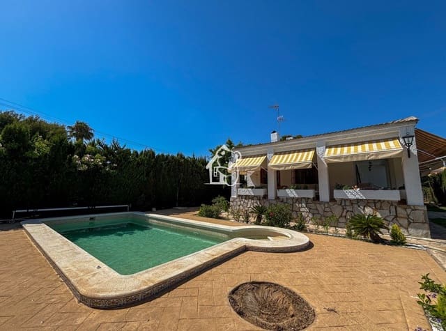 5 bedroom Villa for rent in Aguas Nuevas, Torrevieja with pool garage - € 2,500 (Ref: 9848486)