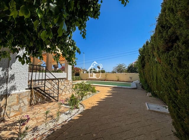5 bedroom Villa for rent in Aguas Nuevas, Torrevieja with pool garage - € 2,500 (Ref: 9848486)