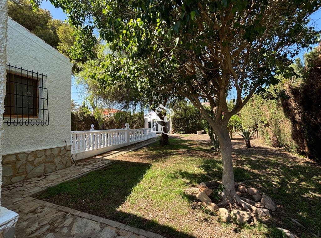 5 bedroom Villa for rent in Torrevieja with pool garage - € 2,500 (Ref: 9848486)