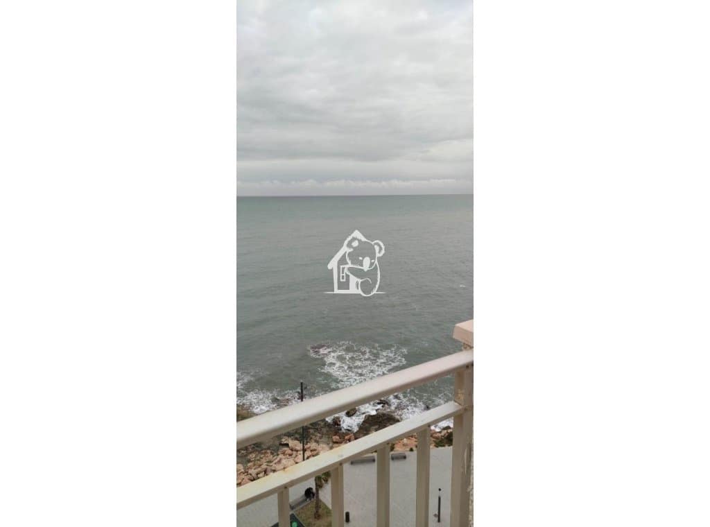 2 bedroom Penthouse for rent in Torrevieja with pool garage - € 900 (Ref: 9848489)