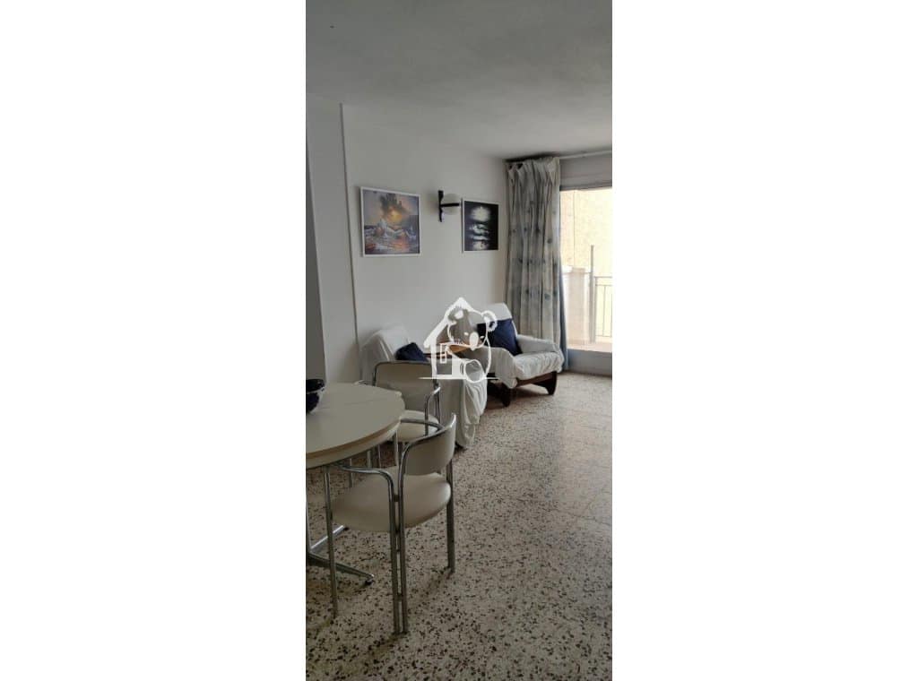 2 bedroom Penthouse for rent in Torrevieja with pool garage - € 900 (Ref: 9848489)
