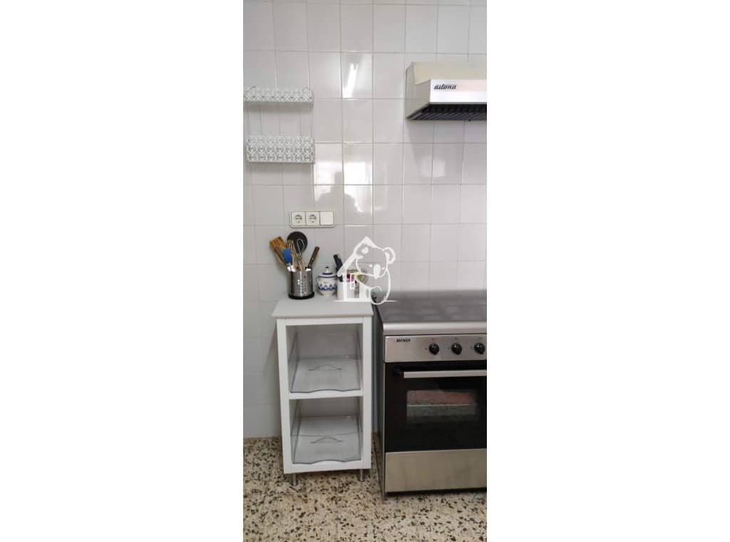 2 bedroom Penthouse for rent in Torrevieja with pool garage - € 900 (Ref: 9848489)