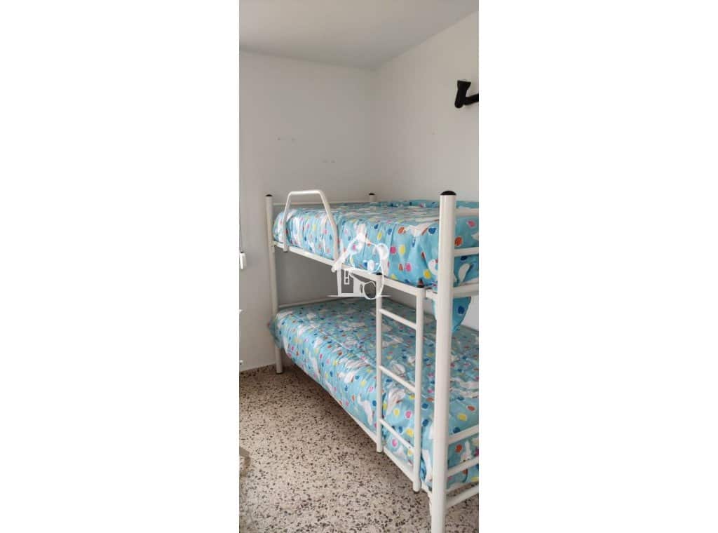 2 bedroom Penthouse for rent in Torrevieja with pool garage - € 900 (Ref: 9848489)