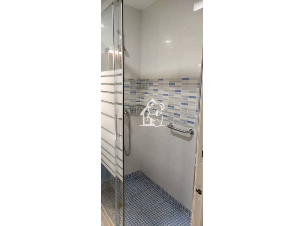2 bedroom Penthouse for rent in Torrevieja with pool garage - € 900 (Ref: 9848489)