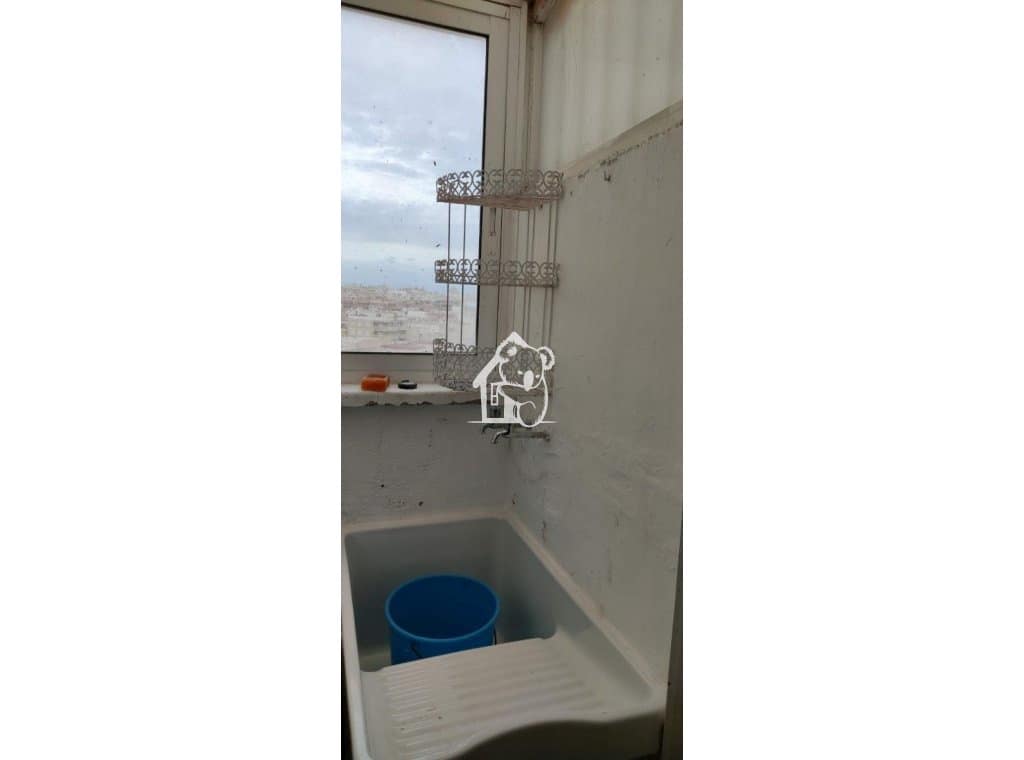 2 bedroom Penthouse for rent in Torrevieja with pool garage - € 900 (Ref: 9848489)
