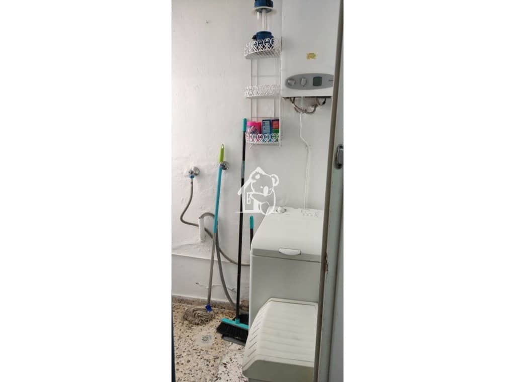 2 bedroom Penthouse for rent in Torrevieja with pool garage - € 900 (Ref: 9848489)