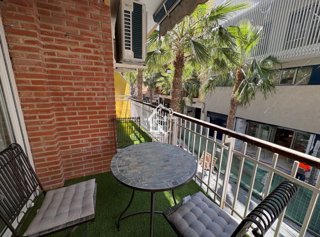 4 chambre Appartement à vendre à Torrevieja - 285 000 € (Ref: 9850771)