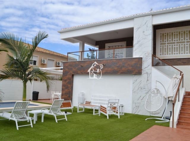 4 soveværelse Villa til leje i La Zenia, Orihuela med swimmingpool garage - € 2.600 (Ref: 9854708)