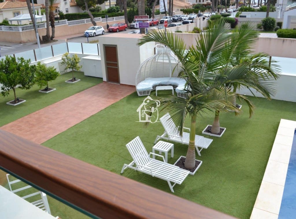 4 soveværelse Villa til leje i Orihuela Costa med swimmingpool garage - € 2.600 (Ref: 9854708)