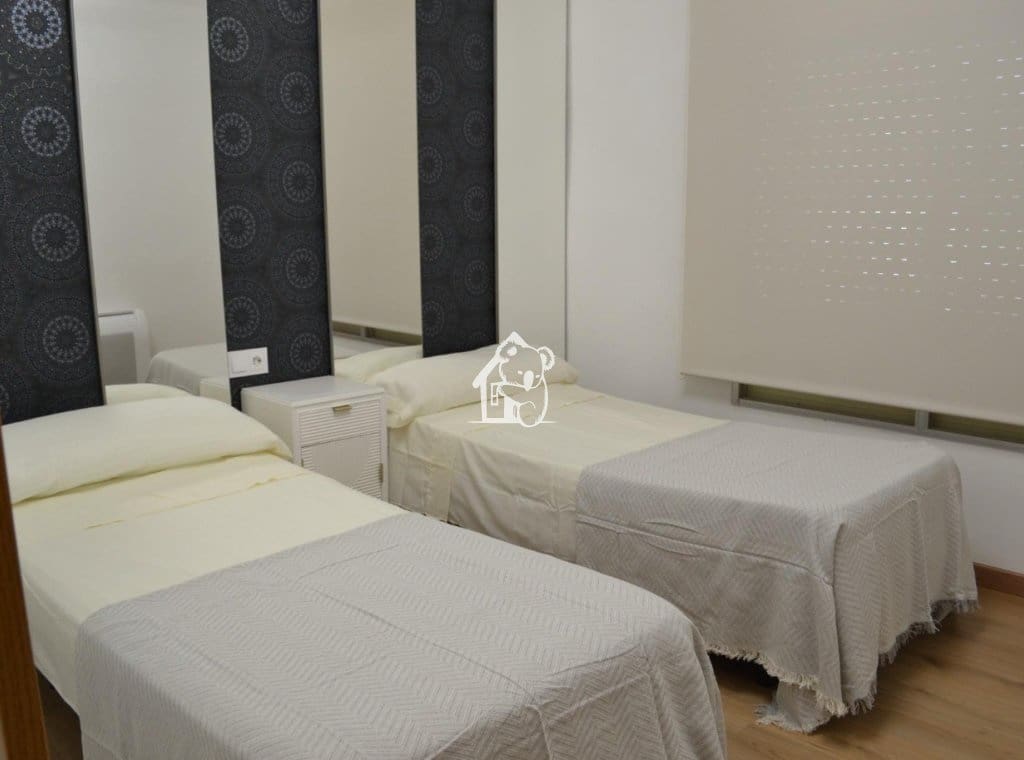 4 soveværelse Villa til leje i Orihuela Costa med swimmingpool garage - € 2.600 (Ref: 9854708)