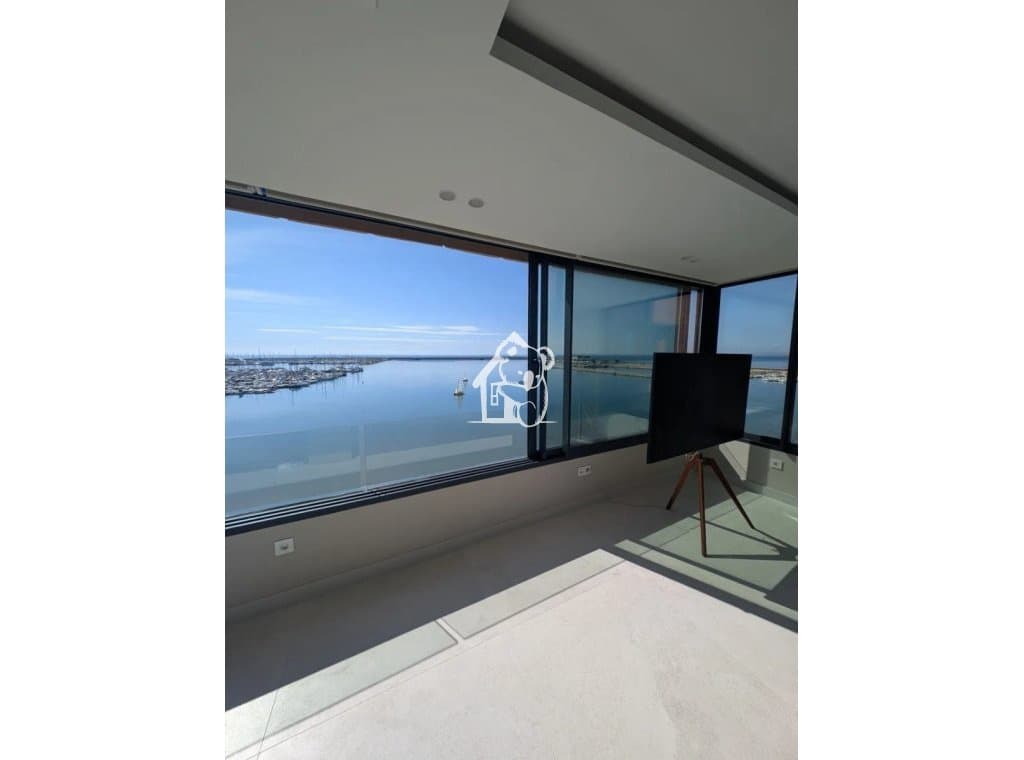 2 bedroom Apartment for rent in Torrevieja with pool - € 3,300 (Ref: 9858954)