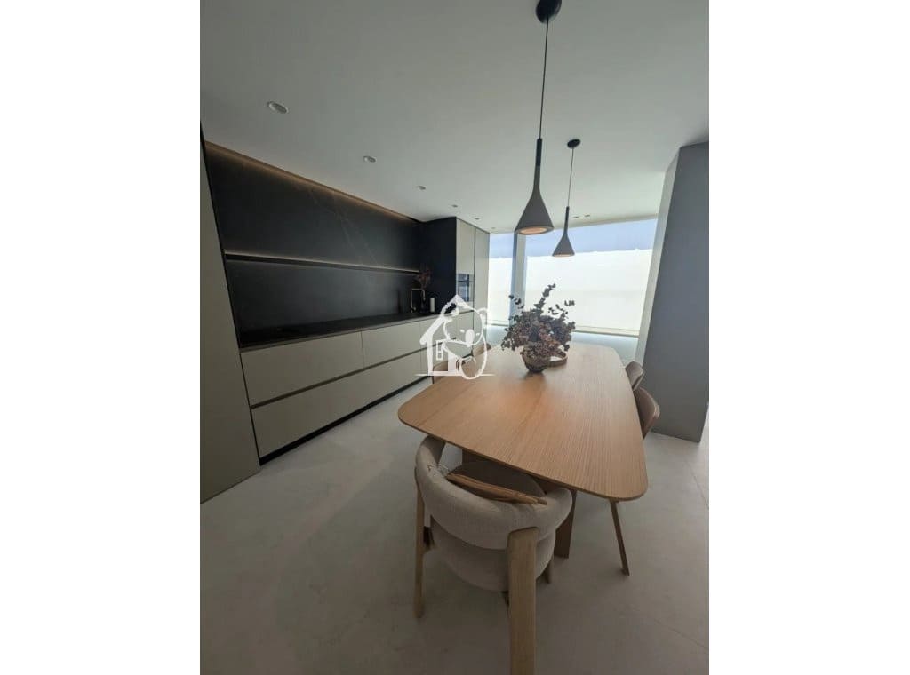 2 bedroom Apartment for rent in Torrevieja with pool - € 3,300 (Ref: 9858954)