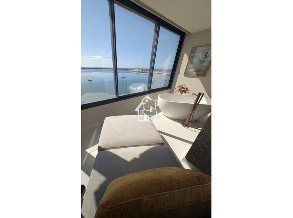 2 bedroom Apartment for rent in Torrevieja with pool - € 3,300 (Ref: 9858954)