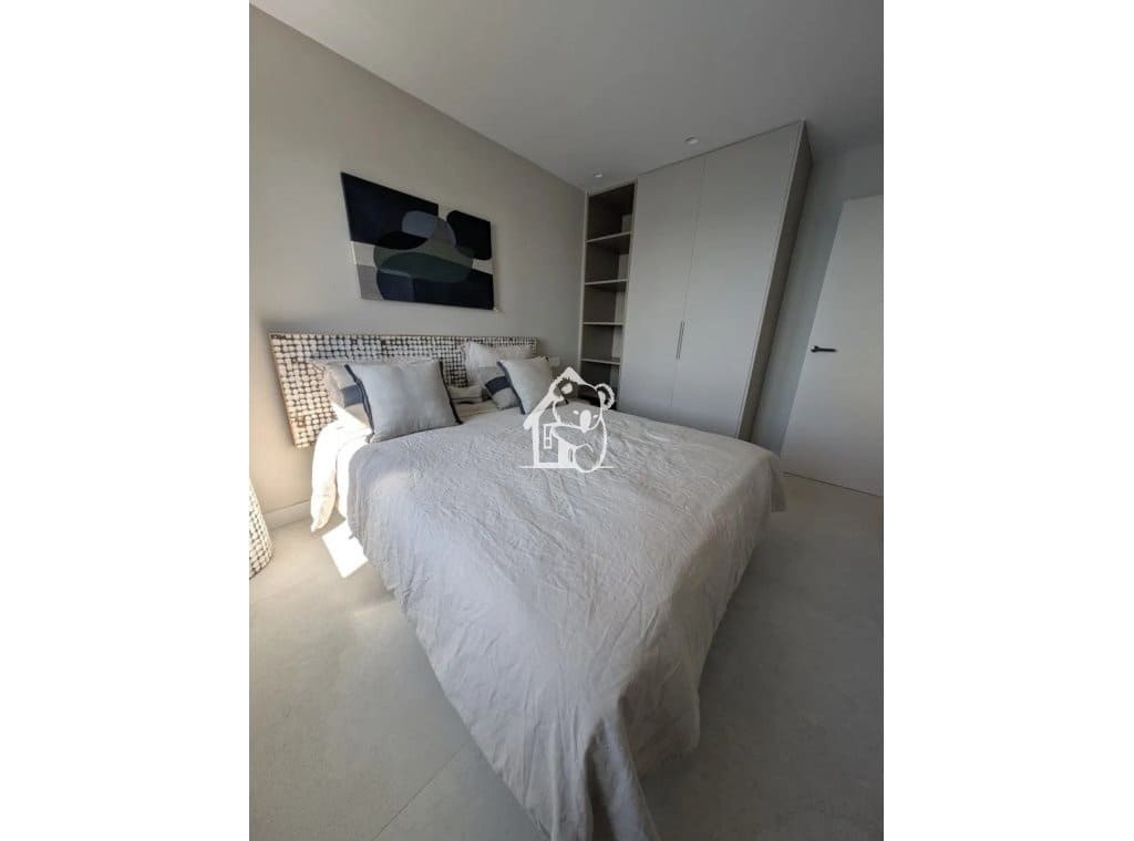 2 bedroom Apartment for rent in Torrevieja with pool - € 3,300 (Ref: 9858954)
