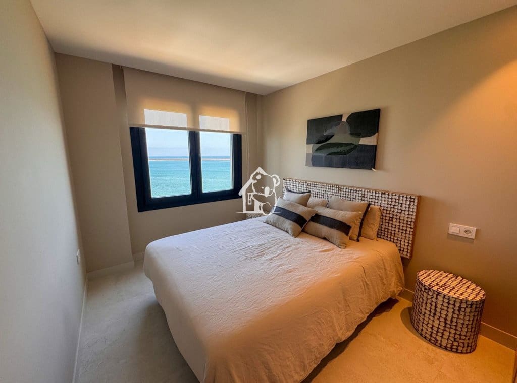 2 bedroom Apartment for rent in Torrevieja with pool - € 2,500 (Ref: 9858954)