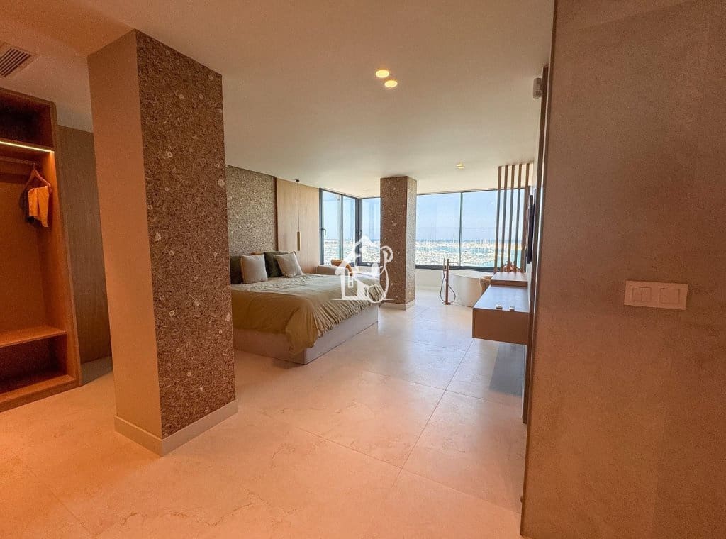 2 bedroom Apartment for rent in Torrevieja with pool - € 2,500 (Ref: 9858954)