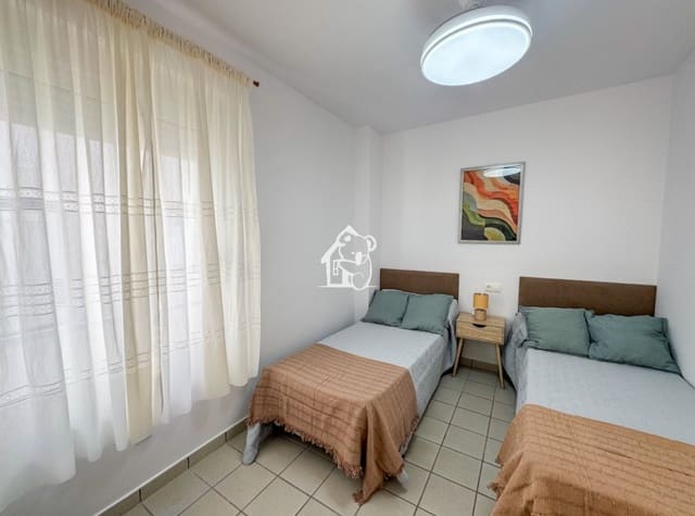 2 makuuhuone Huoneisto vuokrattavana paikassa Playa Flamenca, Orihuela mukana uima-altaan 
autotalli - 1 000 € (Ref: 9861375)