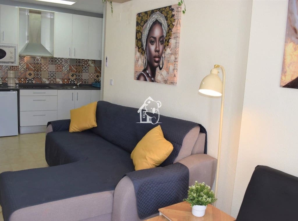 1 soveværelse Bungalow til leje i Torrevieja med swimmingpool - € 750 (Ref: 9861376)