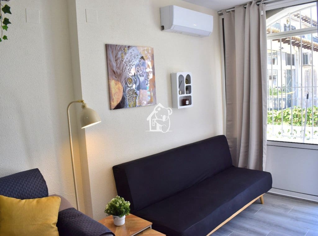 1 soveværelse Bungalow til leje i Torrevieja med swimmingpool - € 750 (Ref: 9861376)
