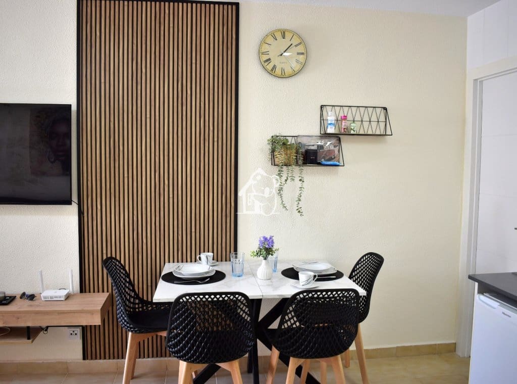 1 soveværelse Bungalow til leje i Torrevieja med swimmingpool - € 750 (Ref: 9861376)