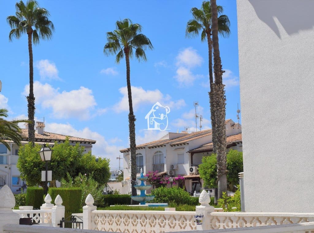 1 soveværelse Bungalow til leje i Torrevieja med swimmingpool - € 750 (Ref: 9861376)
