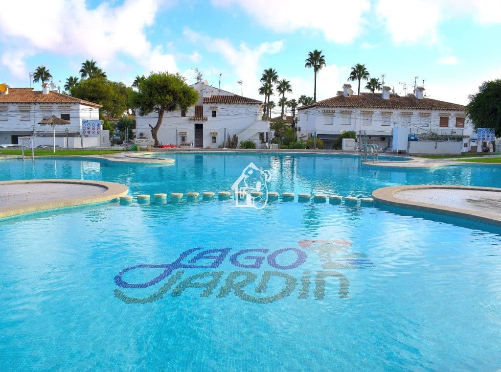 1 soveværelse Bungalow til leje i Torrevieja med swimmingpool - € 750 (Ref: 9861376)