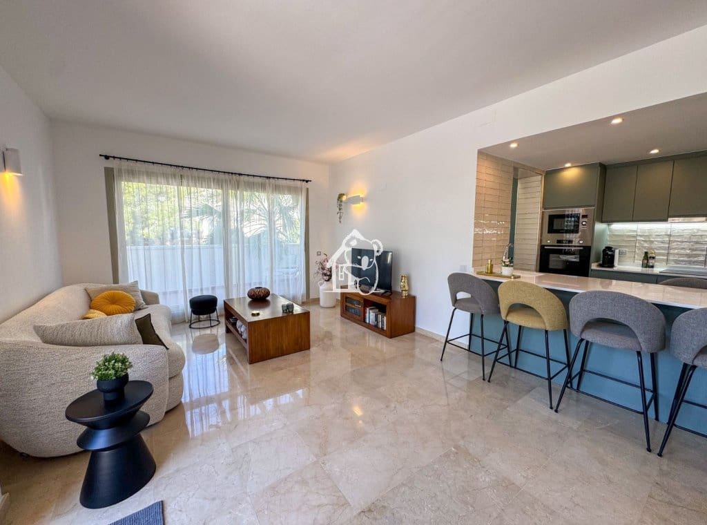 3 bedroom Apartment for rent in Orihuela Costa with pool - € 2,200 (Ref: 9861377)