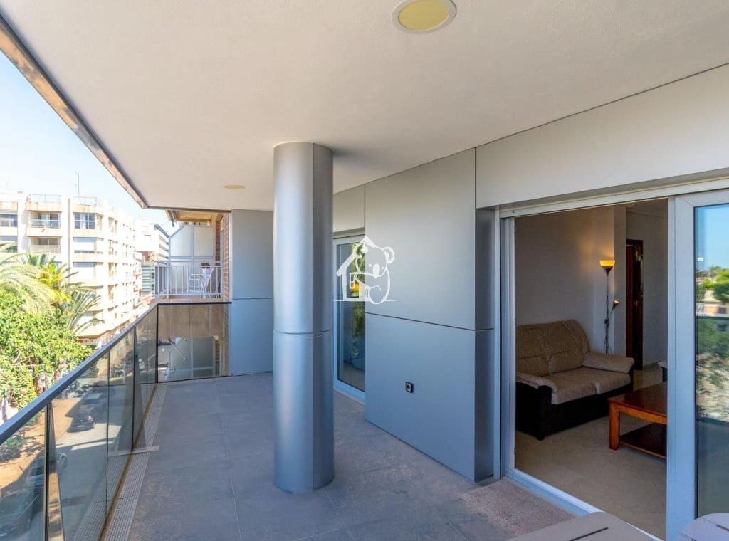 3 bedroom Apartment for rent in Torrevieja - € 1,100 (Ref: 9861378)