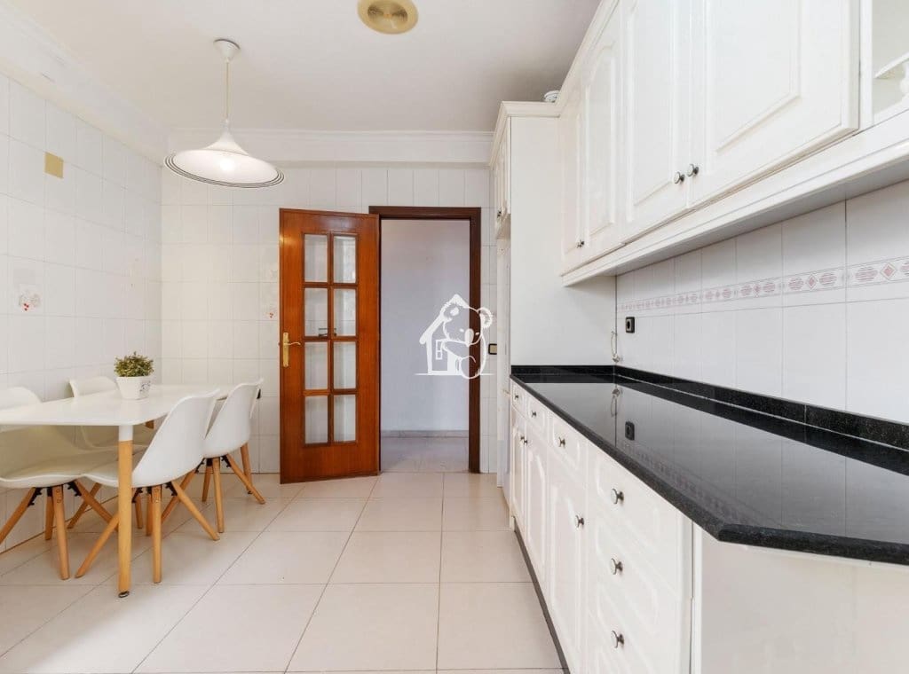 3 bedroom Apartment for rent in Torrevieja - € 1,100 (Ref: 9861378)