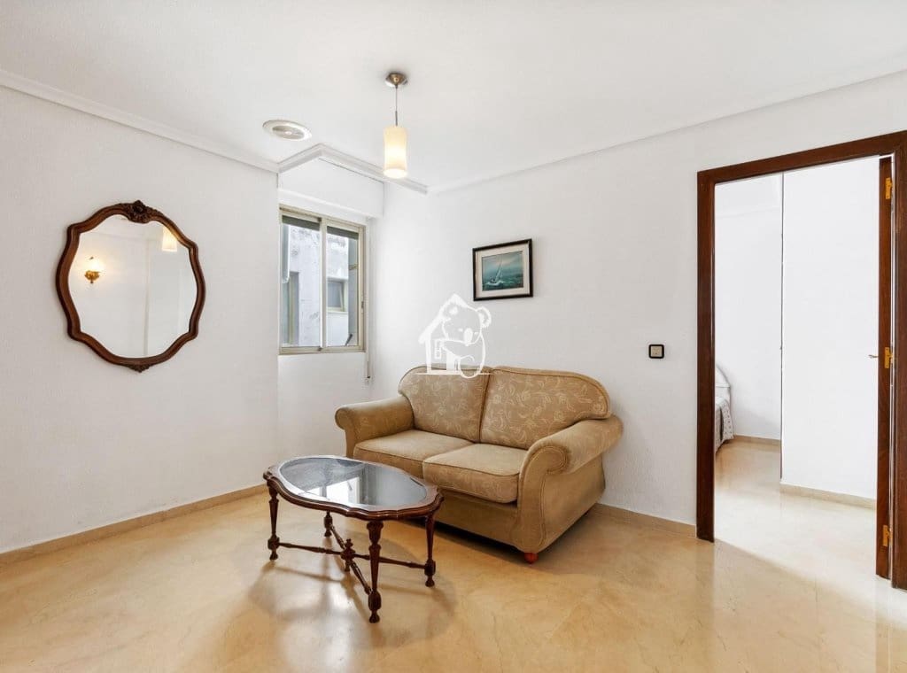 3 bedroom Apartment for rent in Torrevieja - € 1,100 (Ref: 9861378)