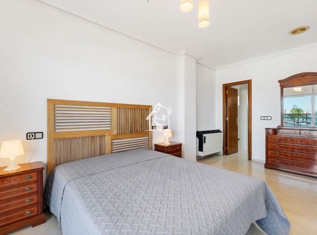 3 quarto Apartamento para arrendar em Centro - Muelle Pesquero, Torrevieja - 1 100 € (Ref: 9861378)