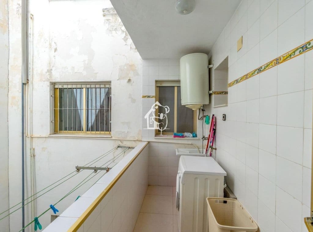 3 bedroom Apartment for rent in Torrevieja - € 1,100 (Ref: 9861378)