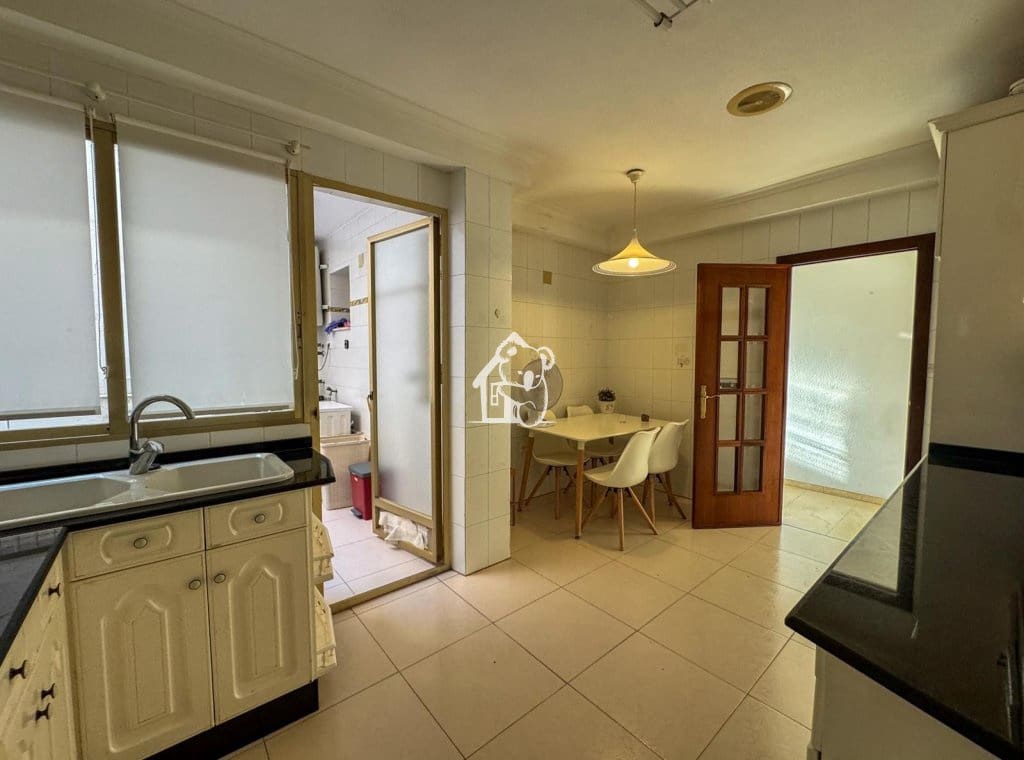 3 bedroom Apartment for rent in Torrevieja - € 1,100 (Ref: 9861378)