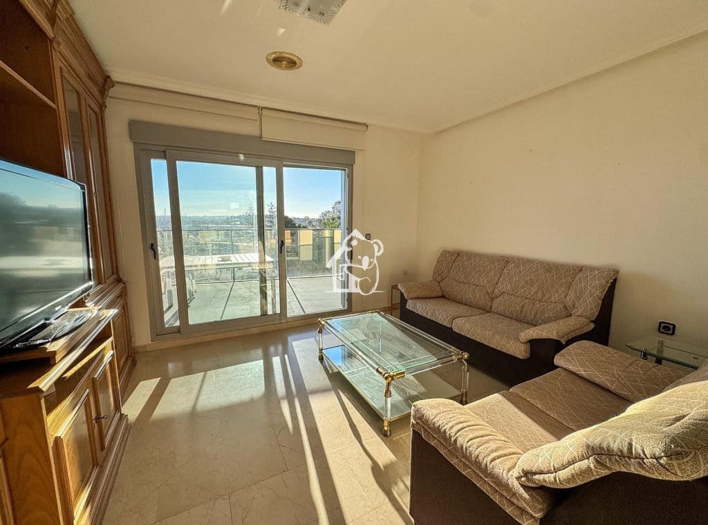 3 bedroom Apartment for rent in Torrevieja - € 1,100 (Ref: 9861378)