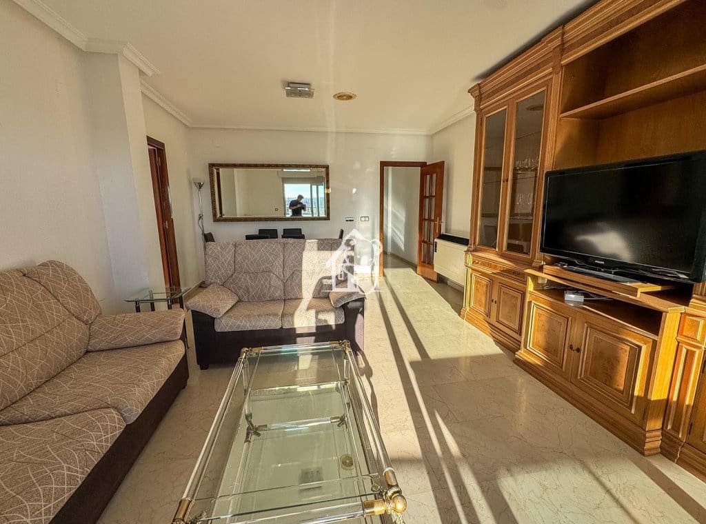 3 bedroom Apartment for rent in Torrevieja - € 1,100 (Ref: 9861378)