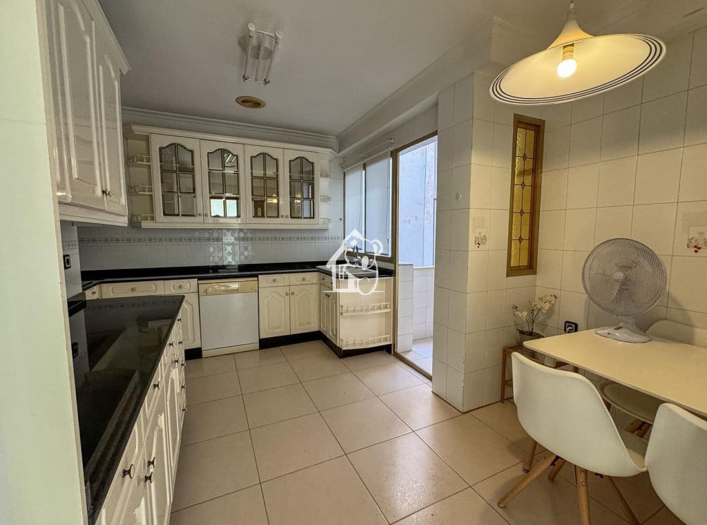 3 bedroom Apartment for rent in Torrevieja - € 1,100 (Ref: 9861378)