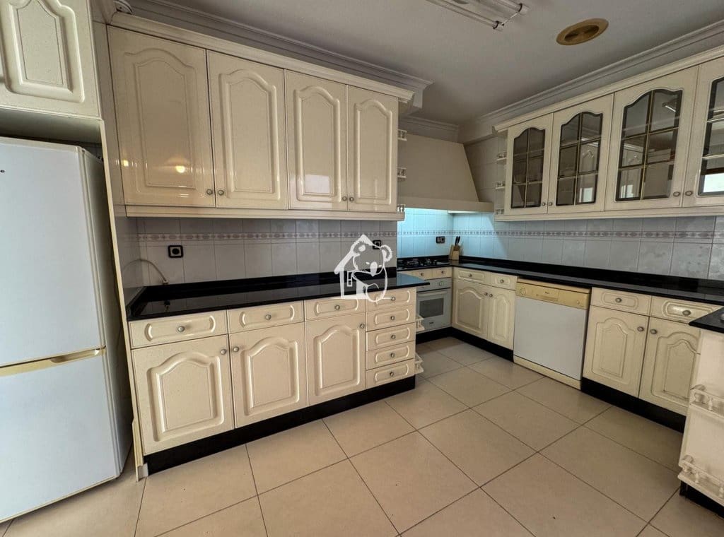 3 bedroom Apartment for rent in Torrevieja - € 1,100 (Ref: 9861378)