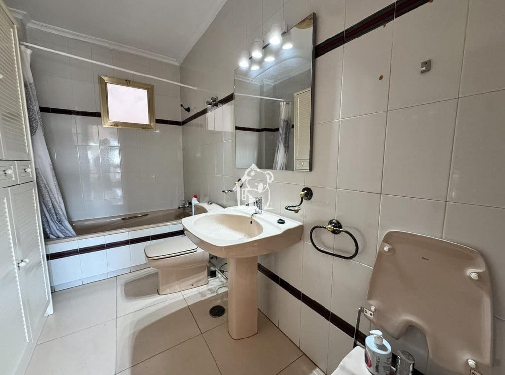 3 bedroom Apartment for rent in Torrevieja - € 1,100 (Ref: 9861378)