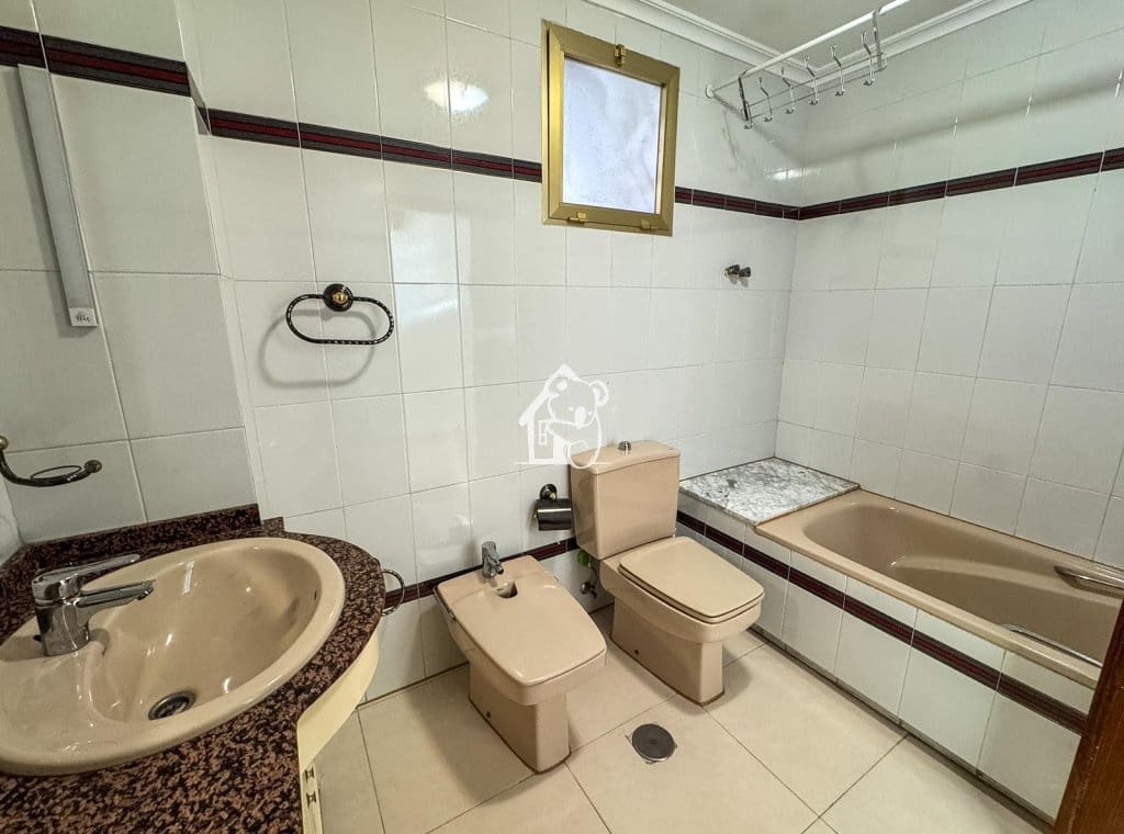 3 bedroom Apartment for rent in Torrevieja - € 1,100 (Ref: 9861378)