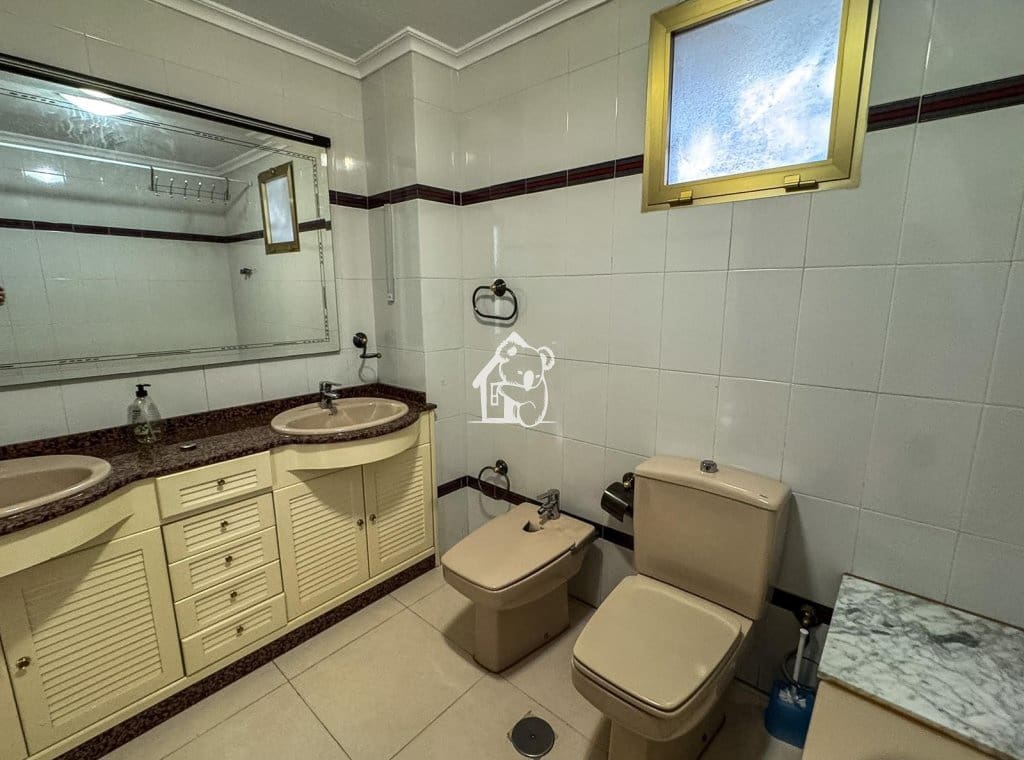 3 bedroom Apartment for rent in Torrevieja - € 1,100 (Ref: 9861378)