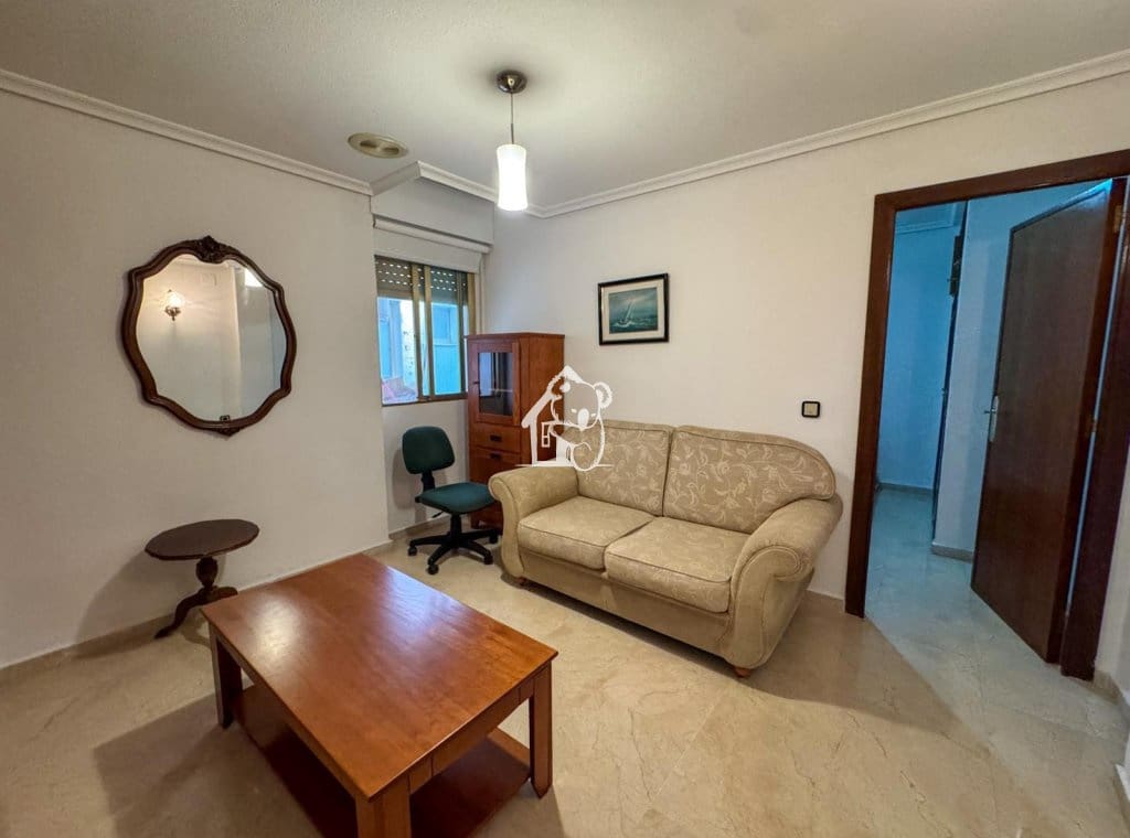 3 bedroom Apartment for rent in Torrevieja - € 1,100 (Ref: 9861378)