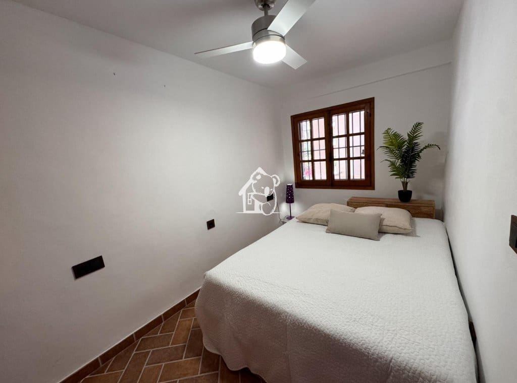3 bedroom Apartment for rent in Guardamar del Segura - € 1,600 (Ref: 9863855)
