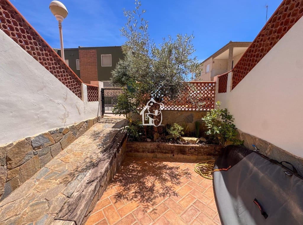 3 bedroom Apartment for rent in Guardamar del Segura - € 1,600 (Ref: 9863855)