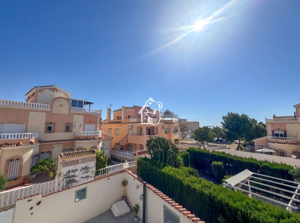 3 sovrum Villa till salu i Orihuela Costa med pool - 199 000 € (Ref: 9868032)