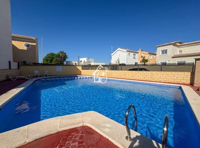 3 chambre Villa/Maison à vendre à Lomas de Cabo Roig - Los Dolses, Orihuela avec piscine - 199 000 € (Ref: 9868032)