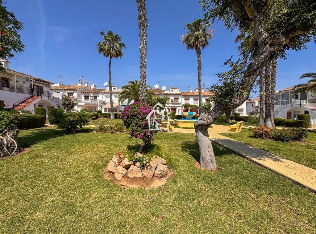 1 sypialnia Bungalow do wynajęcia w Torrevieja z basenem - 750 € (Ref: 9872821)