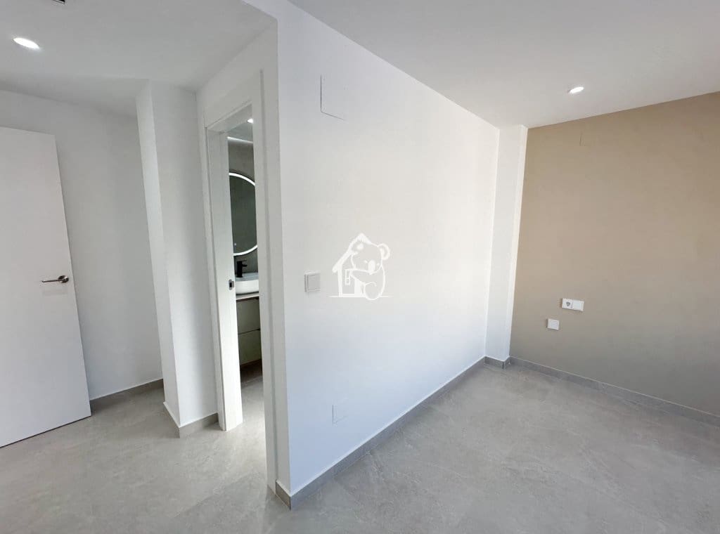 3 bedroom Apartment for sale in Benejuzar with garage - € 180,000 (Ref: 9875535)