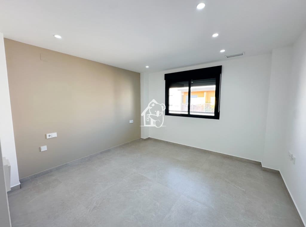 3 bedroom Apartment for sale in Benejuzar with garage - € 180,000 (Ref: 9875535)